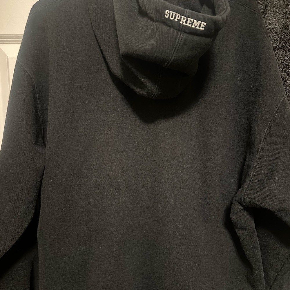 Supreme Black and Red Logo hoodie - Picture 7 of 7